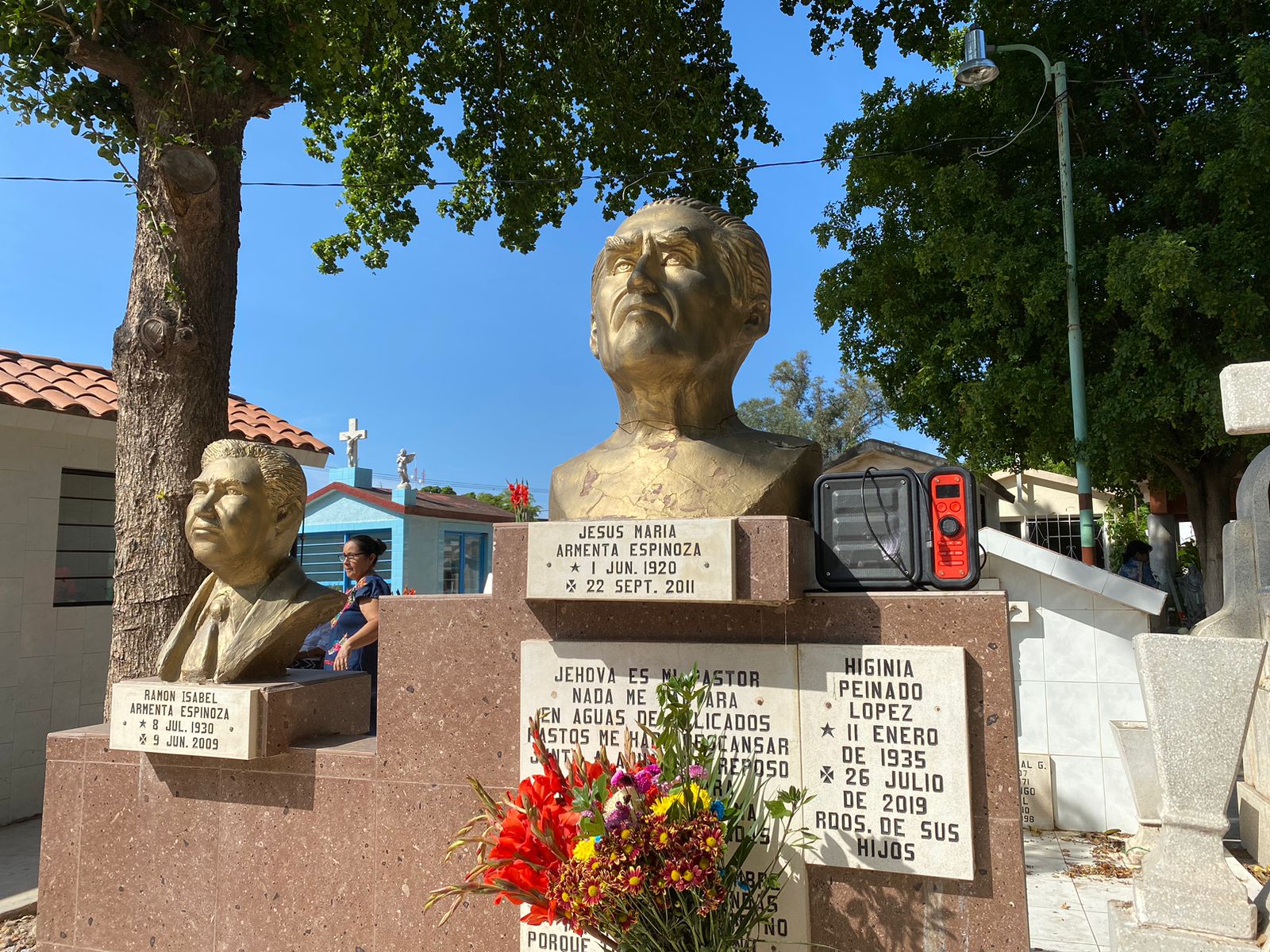Tumba de Jesús María Armenta Espinoza, mejor conocido como “El Kikirikí”