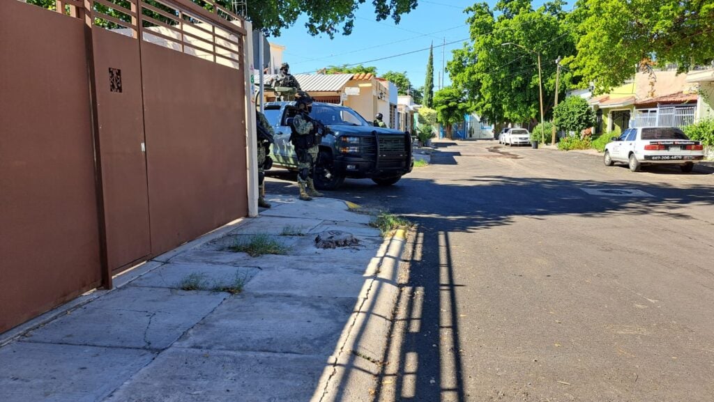 Ejecito Mexicano en calles de Culiacán