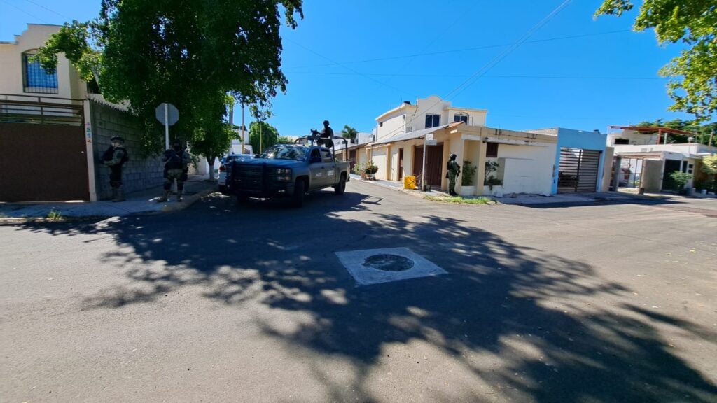 Ejecito Mexicano en calles de Culiacán