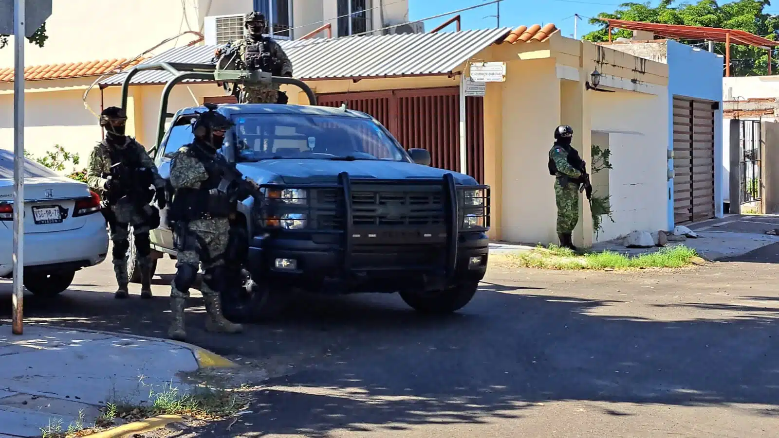 Ejecito Mexicano en calles de Culiacán