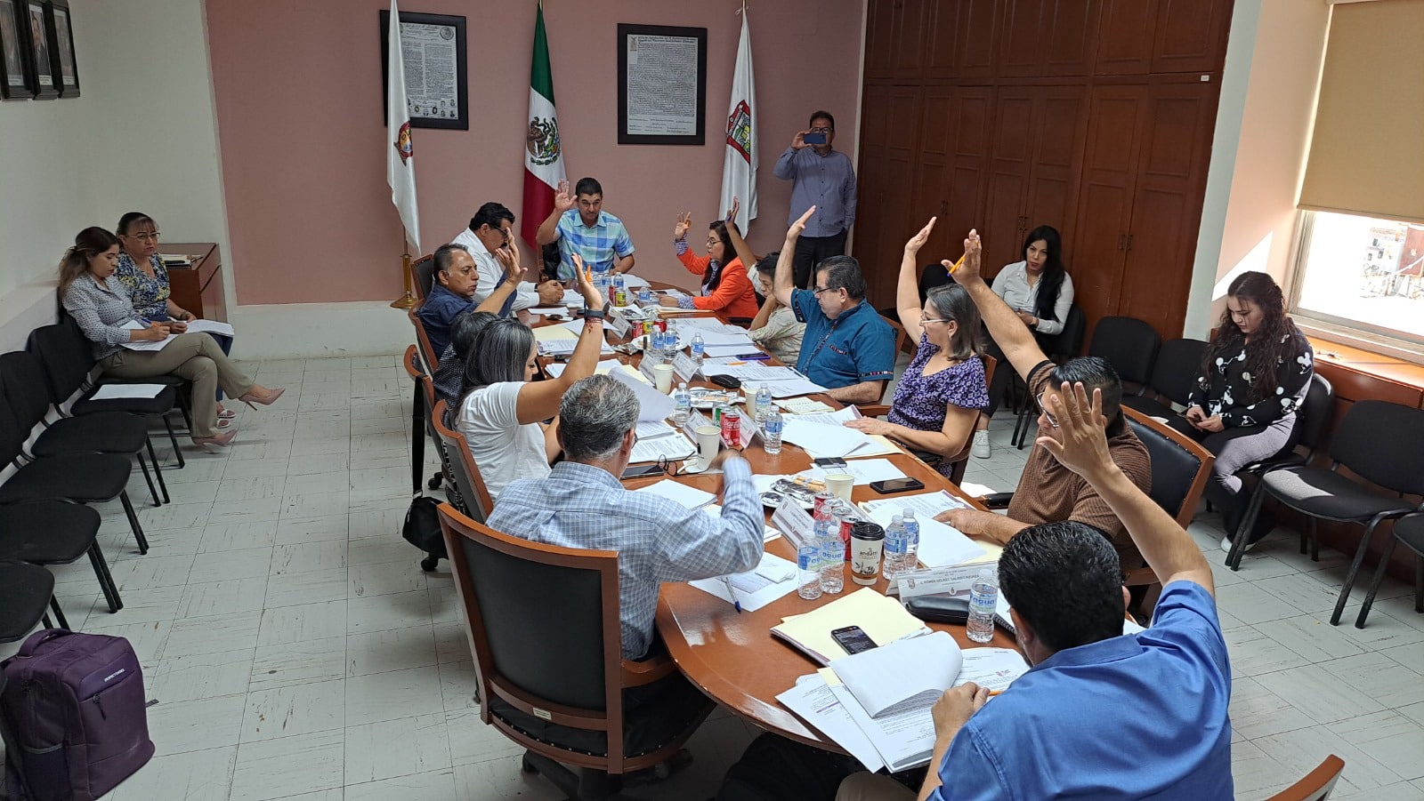 Sesión de cabildo en salvador Alvarado.