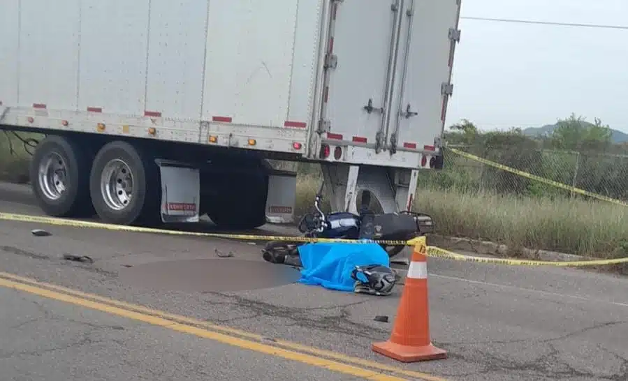 Motociclista sin vida sobre la México 15