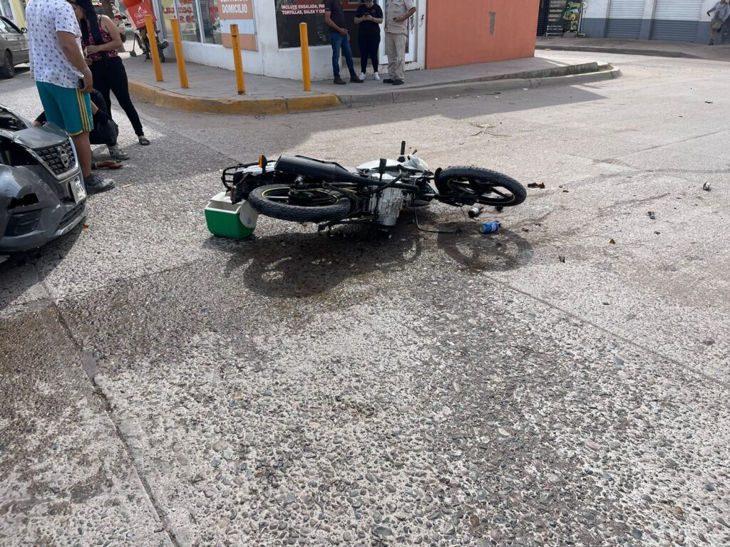 motocicleta tras accidente de tránsito