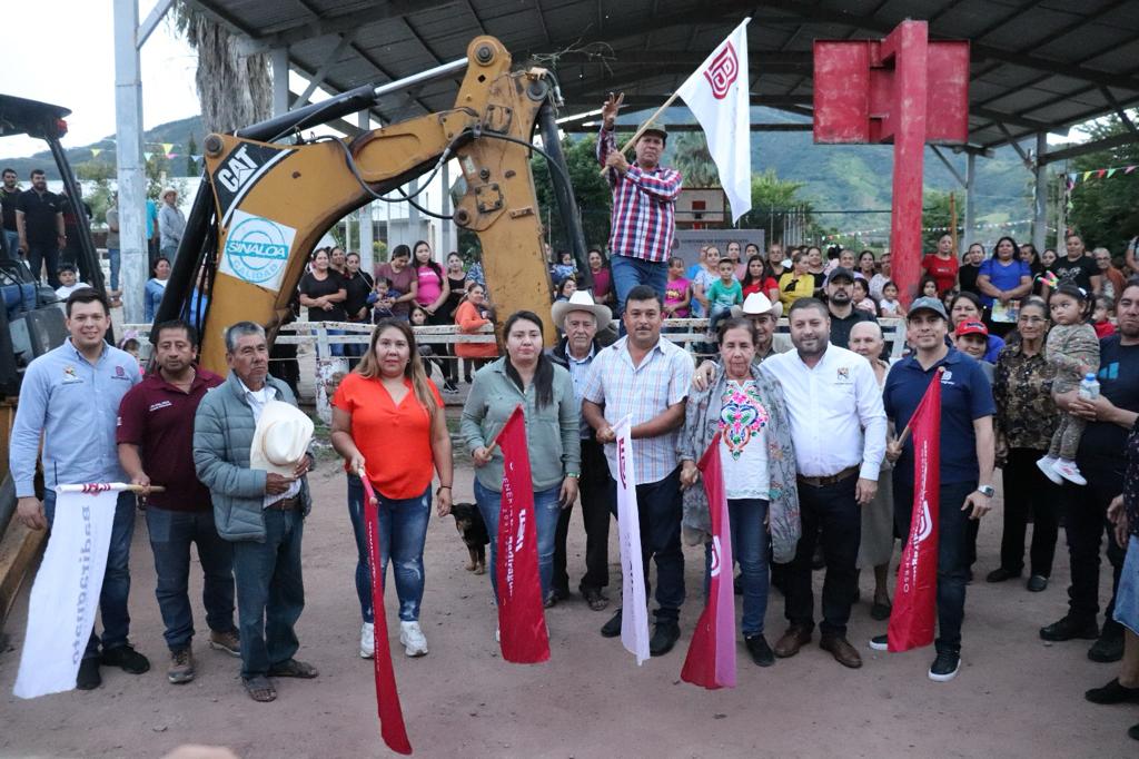 Arranque de la pavimentación de calles n la comunidad serrana de Soyatita