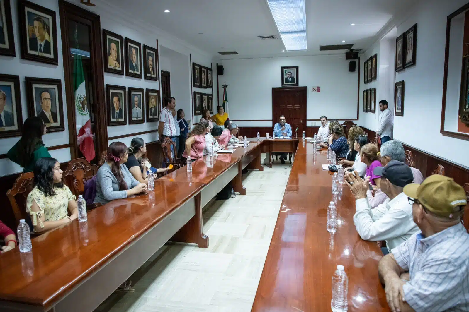 Reunión del alcalde Gámez con Antorcha Campesina