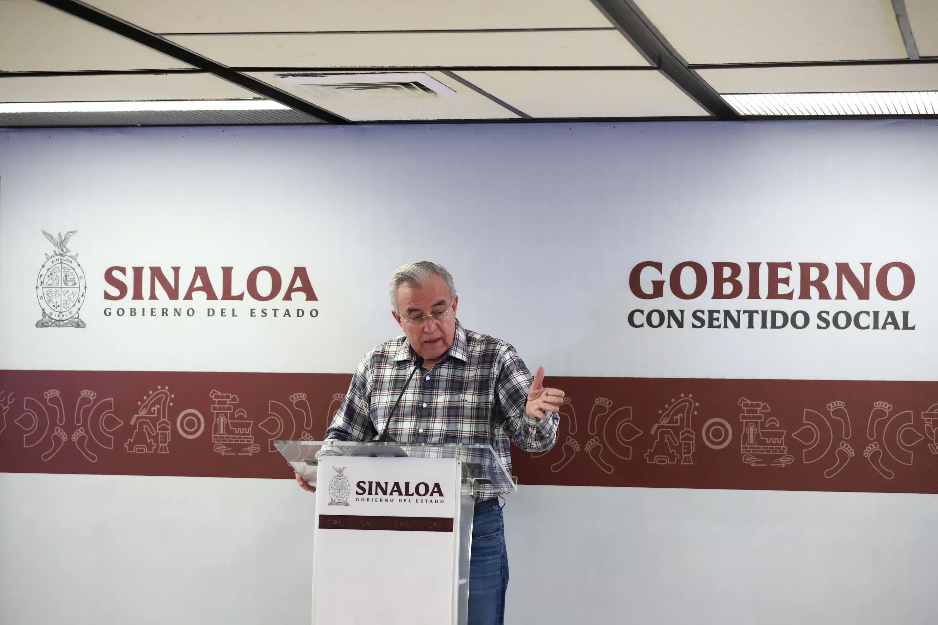 Rubén Rocha Moya en su conferencia semanal