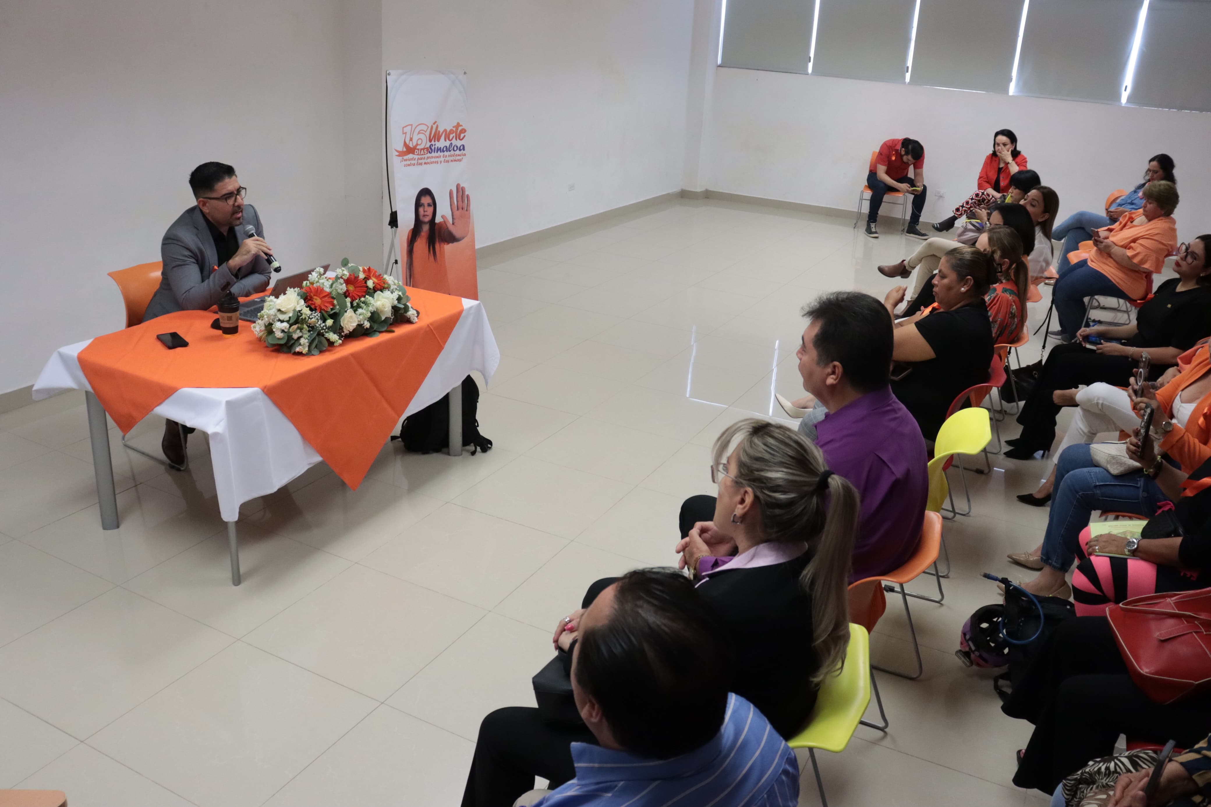 Conferencia “violencia de género en ciberespacio”