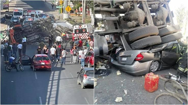 ¡De película! Tráiler cae sobre varios automóviles en Edomex