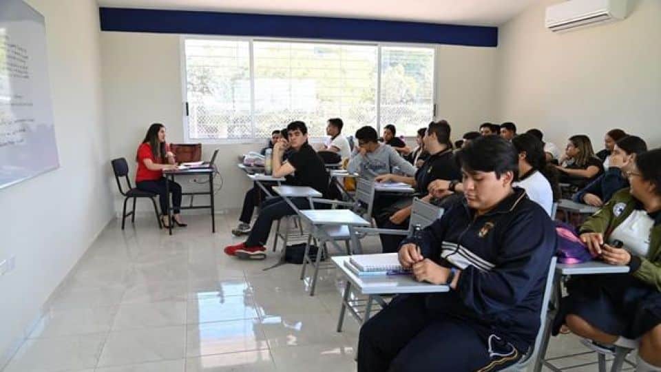 ALumnos de prepa de la UAS