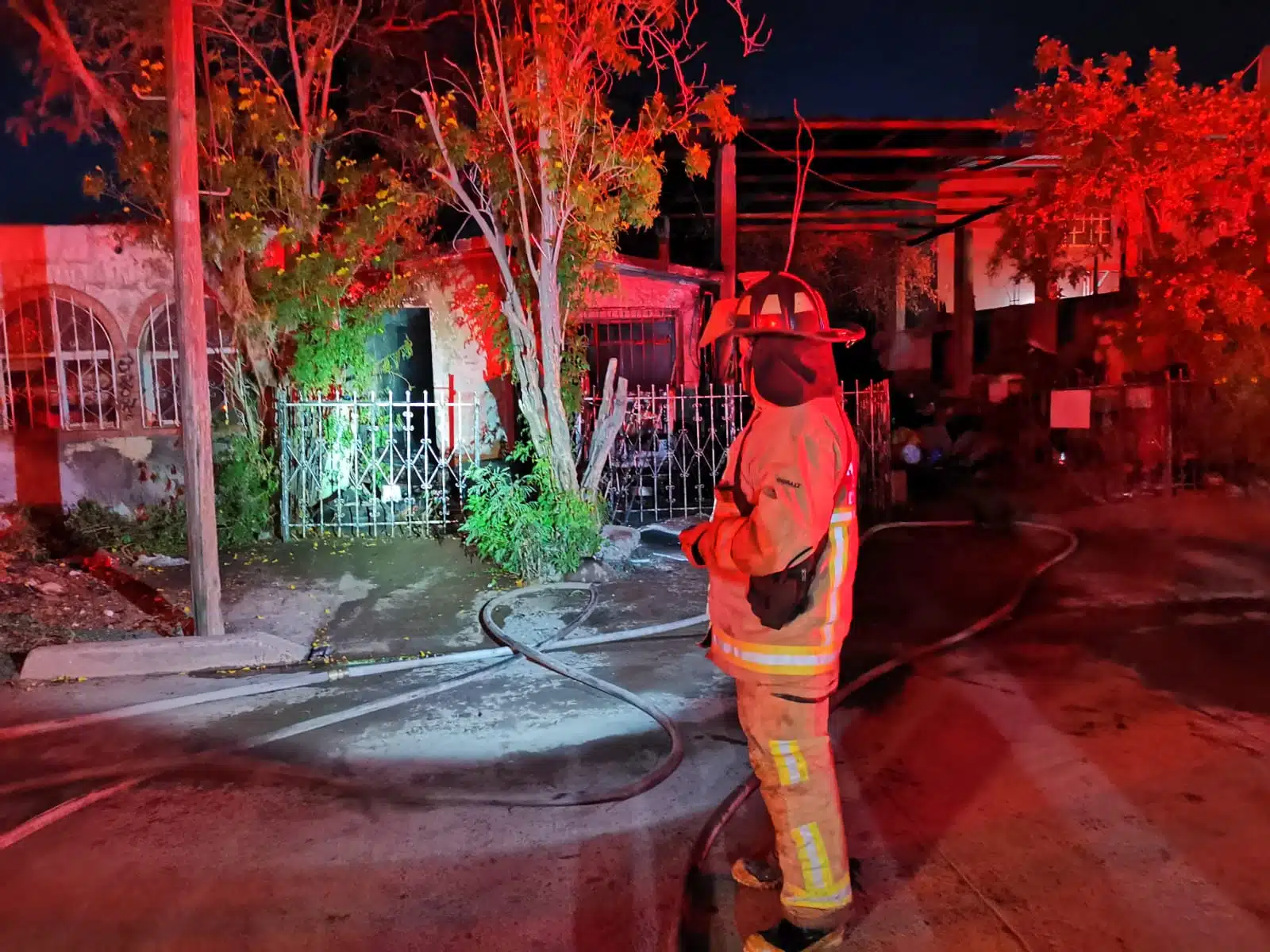 Bomberos en el lugar de los hechos