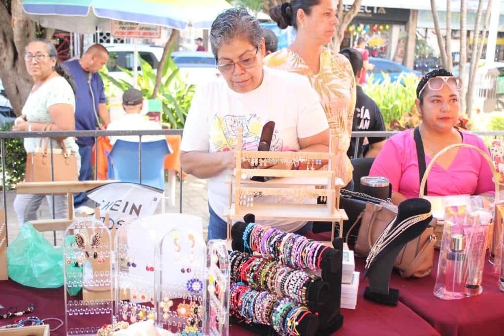 Expo Mujer Emprende 2023 en la explanada del Palacio Municipal