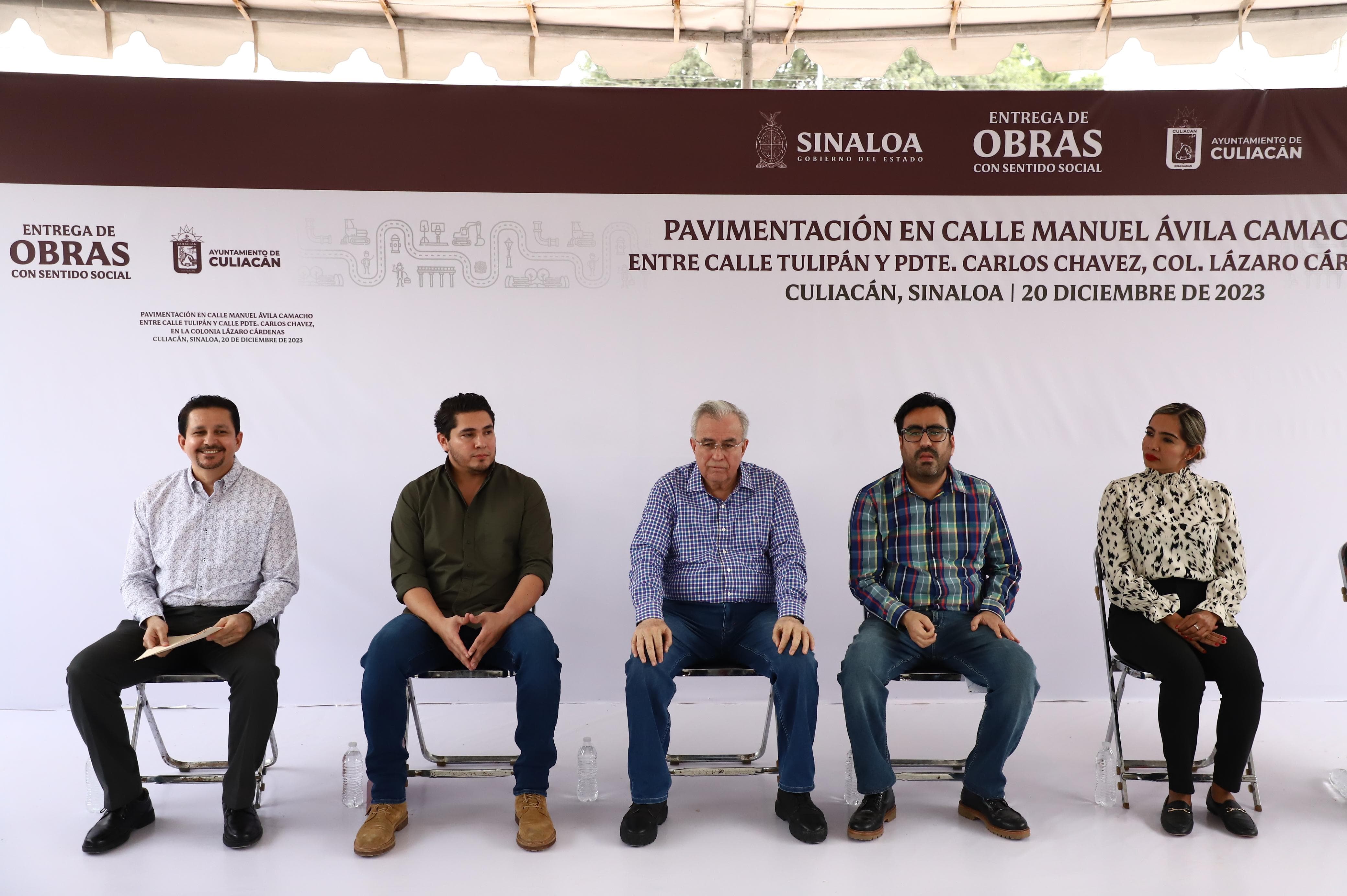 Entrega de calles pavimentadas en colonias de Culiacán