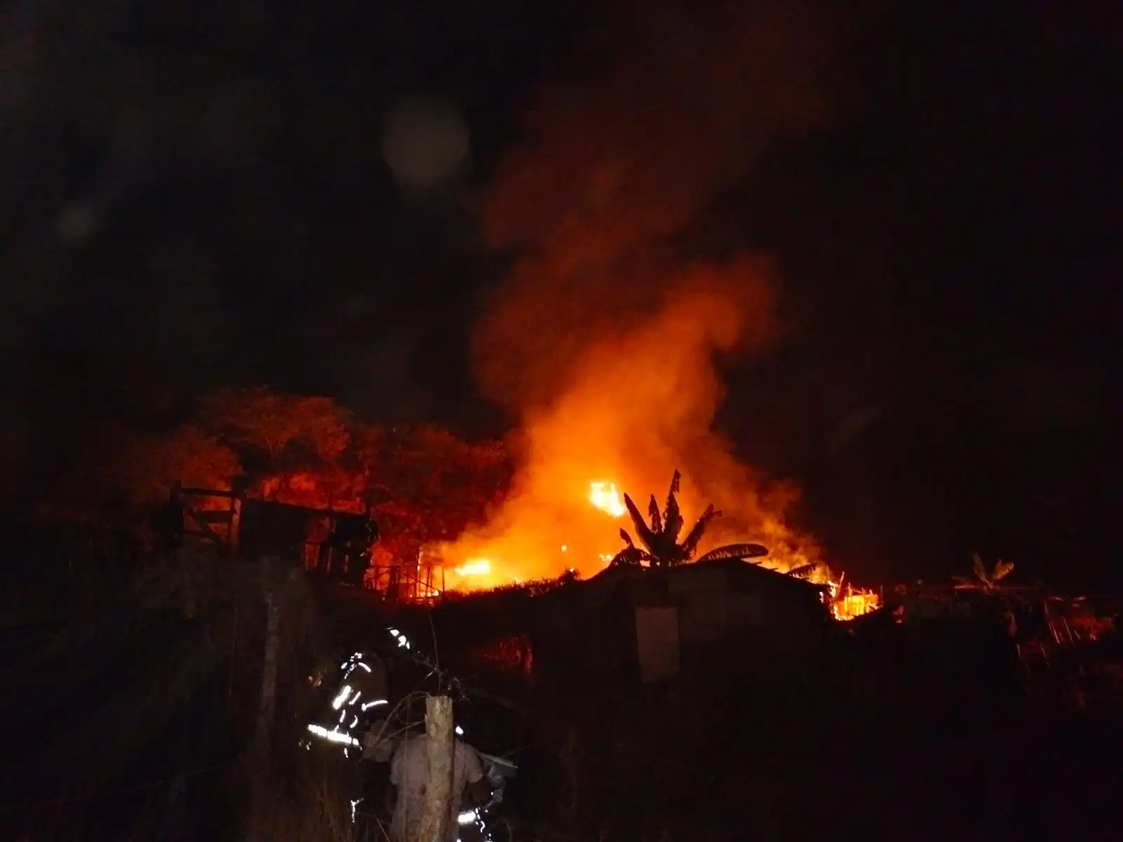 Incendio de viviendas en Mazatlán