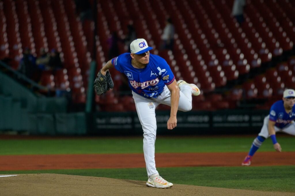 El zurdo Orlando Lara abrió y ganó por Charros ante Cañeros