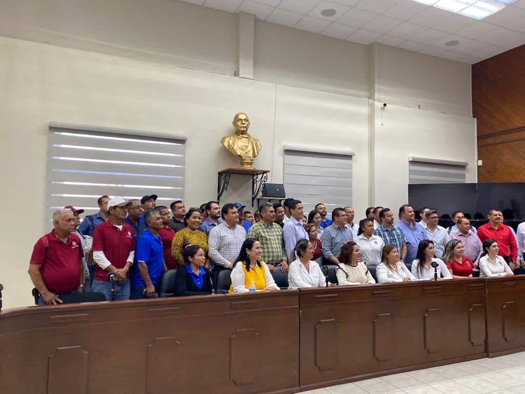 Reunión entre funcionarios, cuerpos regidores y los representantes del Stasam