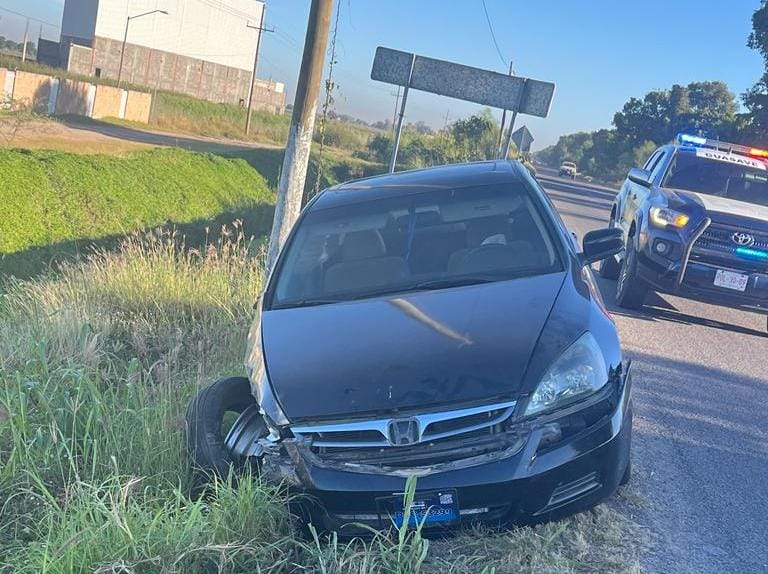Carro chocado en Guasave