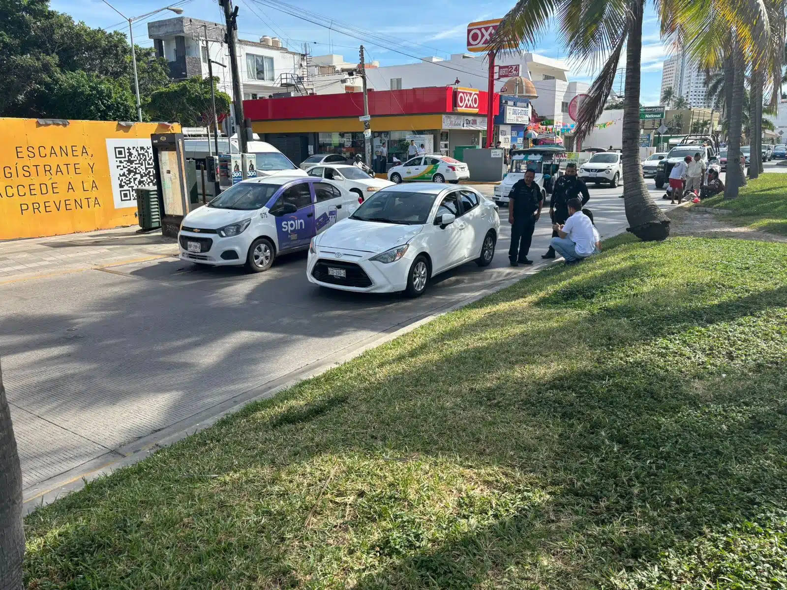 Auto blanco que atropelló a adulto mayor de 110 años en Mazatlán