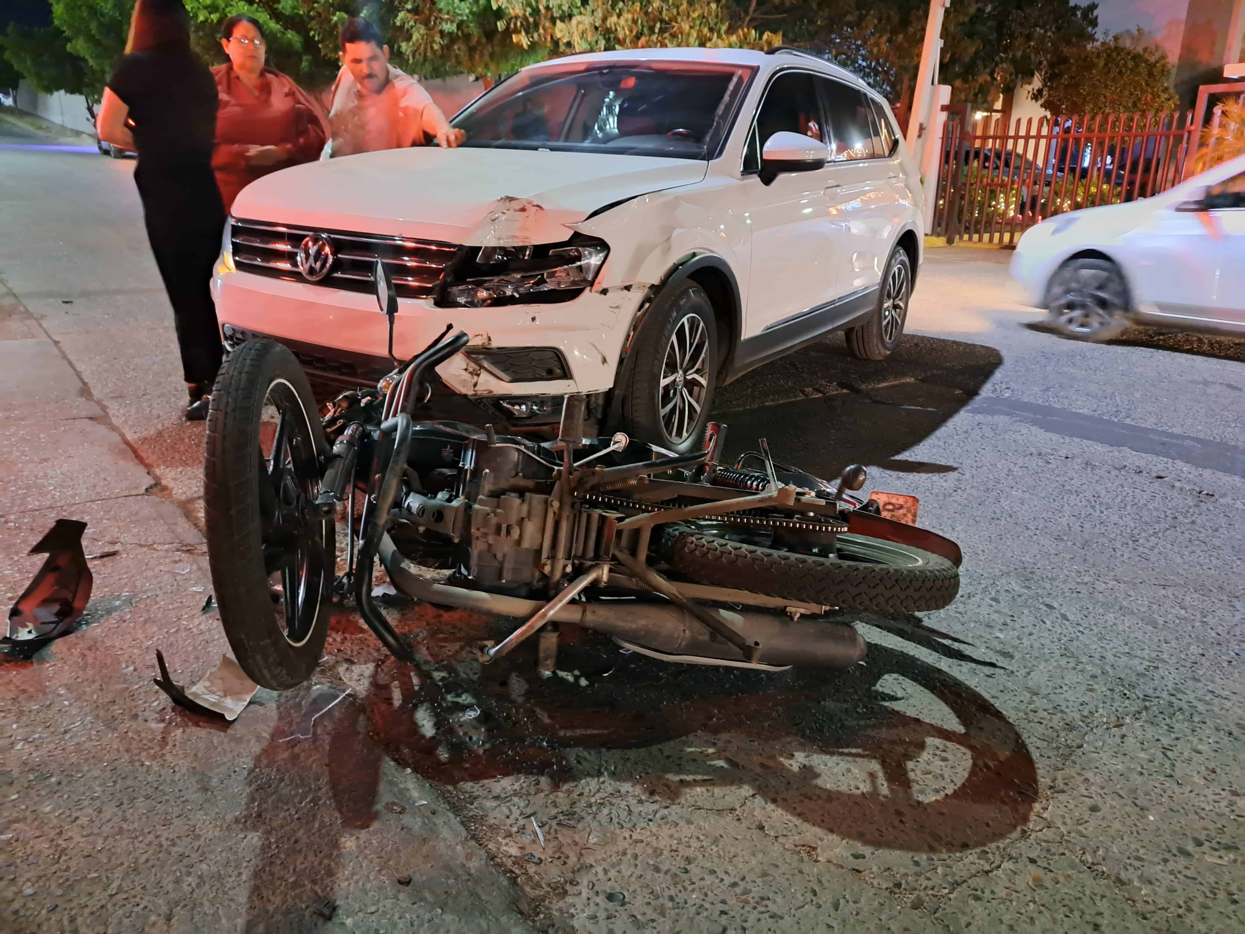 El choque ocurrió en el bulevar principal del sector Santa Fe, al norte de la ciudad de Culiacán.