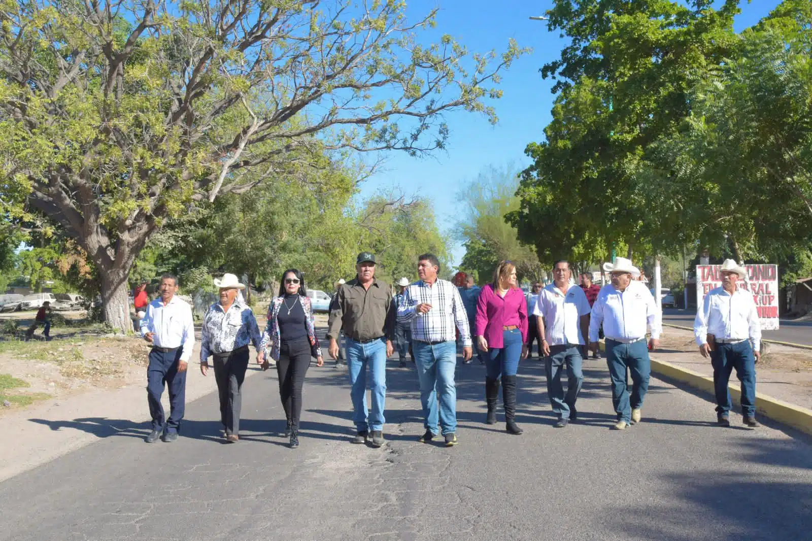 El alcalde Gildardo Leyva Ortega anunció la construcción de dos techumbres.