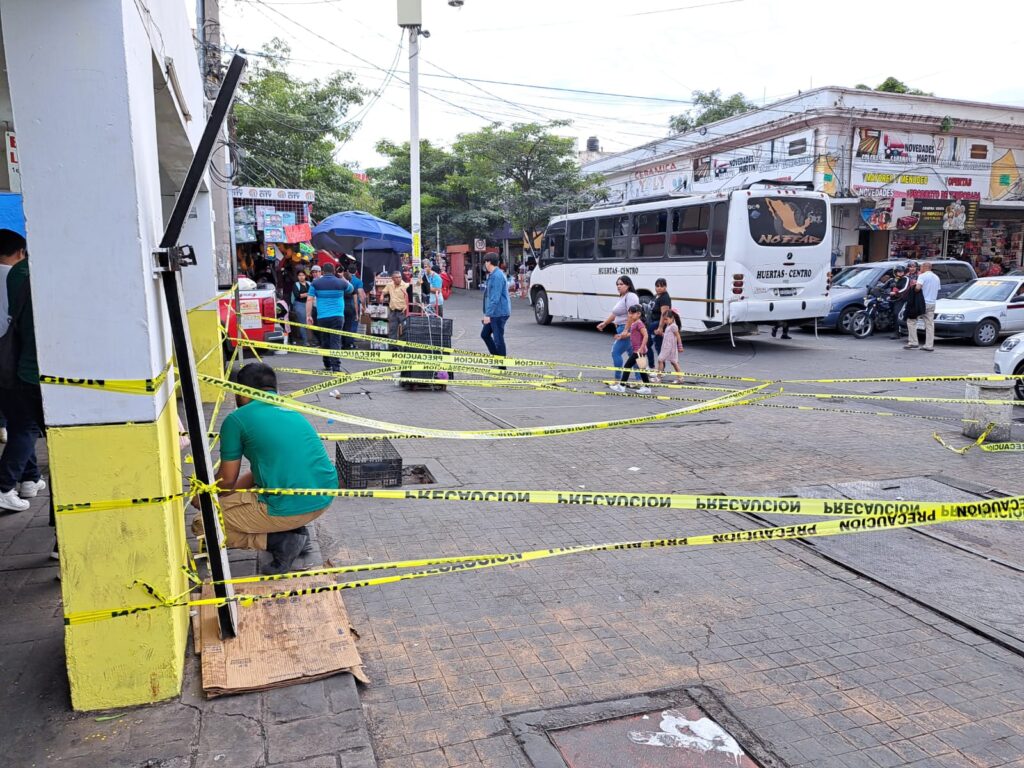 Una Mujer se cayó una alcantarilla en pleno Centro de la ciudad de Culiacán