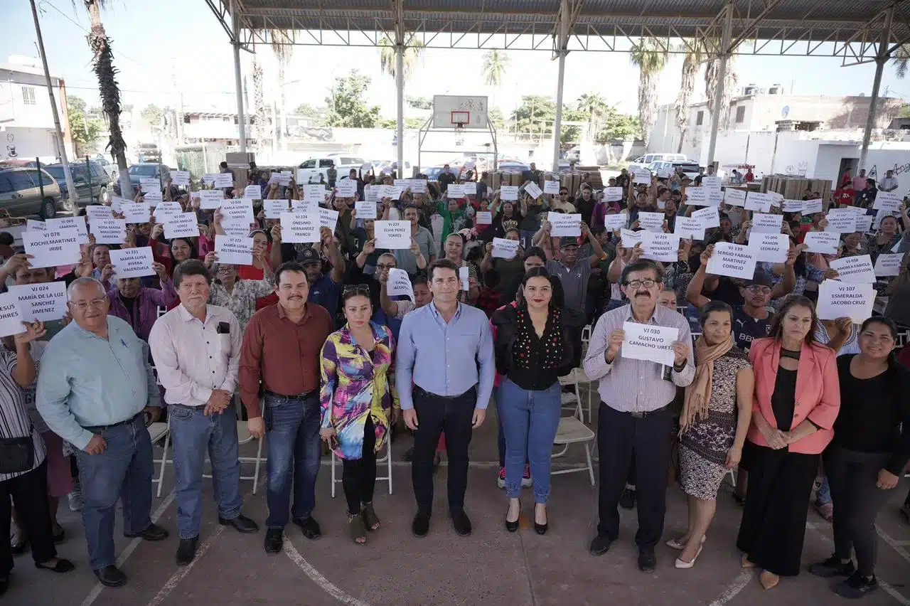 Secretaria de Economía entrega apoyos en la comunidad de Villa Juárez en Navolato