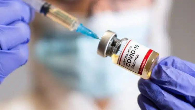 Arriba a México primer cargamento de vacunas Pfizer contra el COVID; se venderán en farmacias