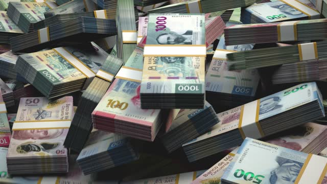 Fajas de billetes de diferentes denominaciones