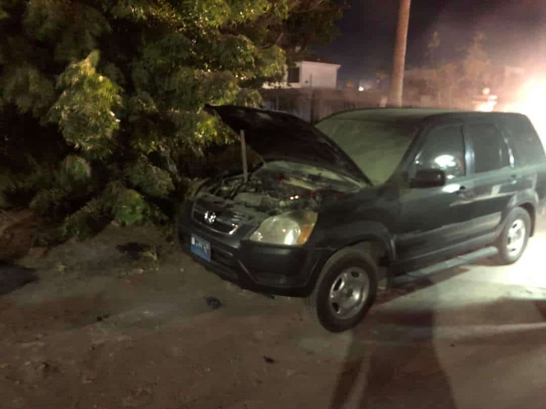 Camioneta que sufrió un incendió en Los Mochis