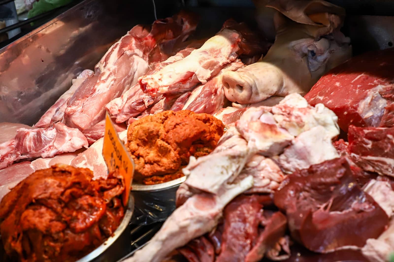 Carne de res en mostrador