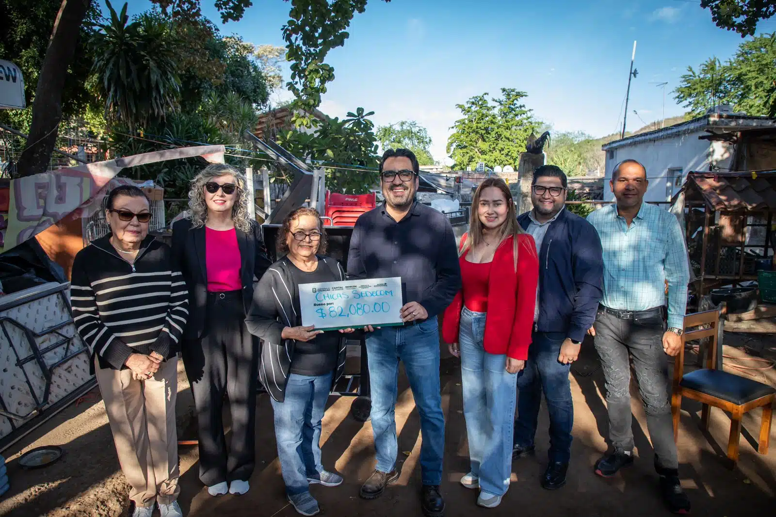 Mujeres Emprendedoras por el Bienestar con el presidente municipal de Culiacán