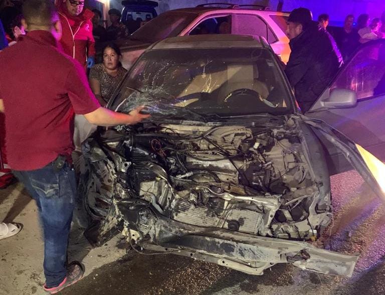 Un joven resultó lesionado en el choque.