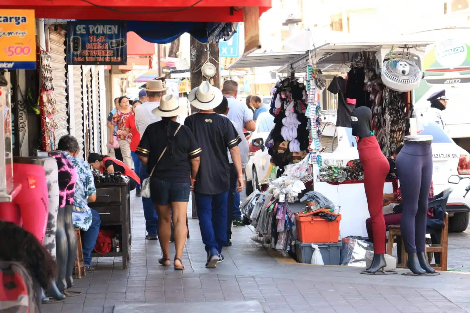 Comerciantes esperan tener un buen cierre de año en Mazatlán.
