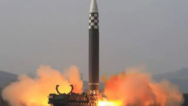 Corea del Norte lanza misil balístico de largo alcance