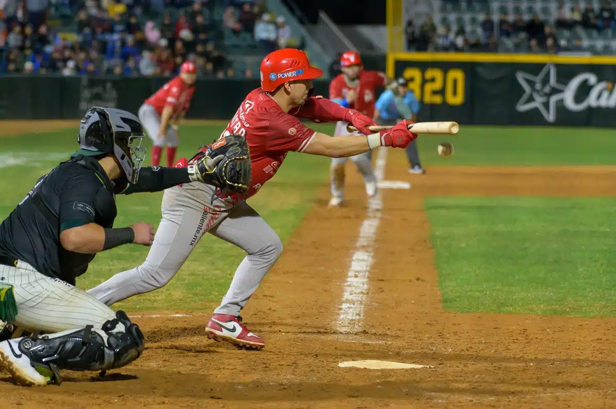 El exligamayorista mexicano, Daniel Castro, realizó el segundo toque suicida de la entrada número 11.