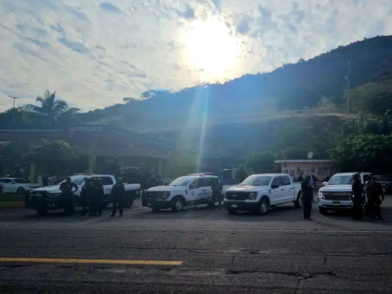 Desde un dron lanzan explosivos a policías de Michoacán