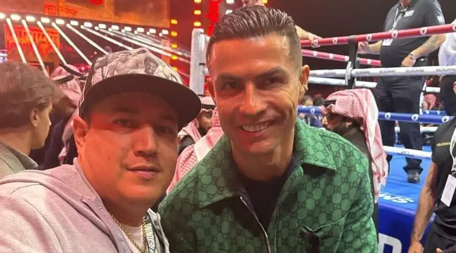 Eddy Reynoso junto a Cristiano Ronaldo