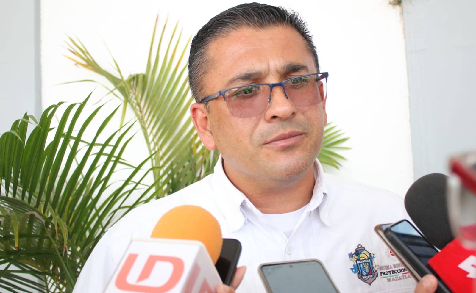Eloy Ruiz Gastélum con medios de prensa