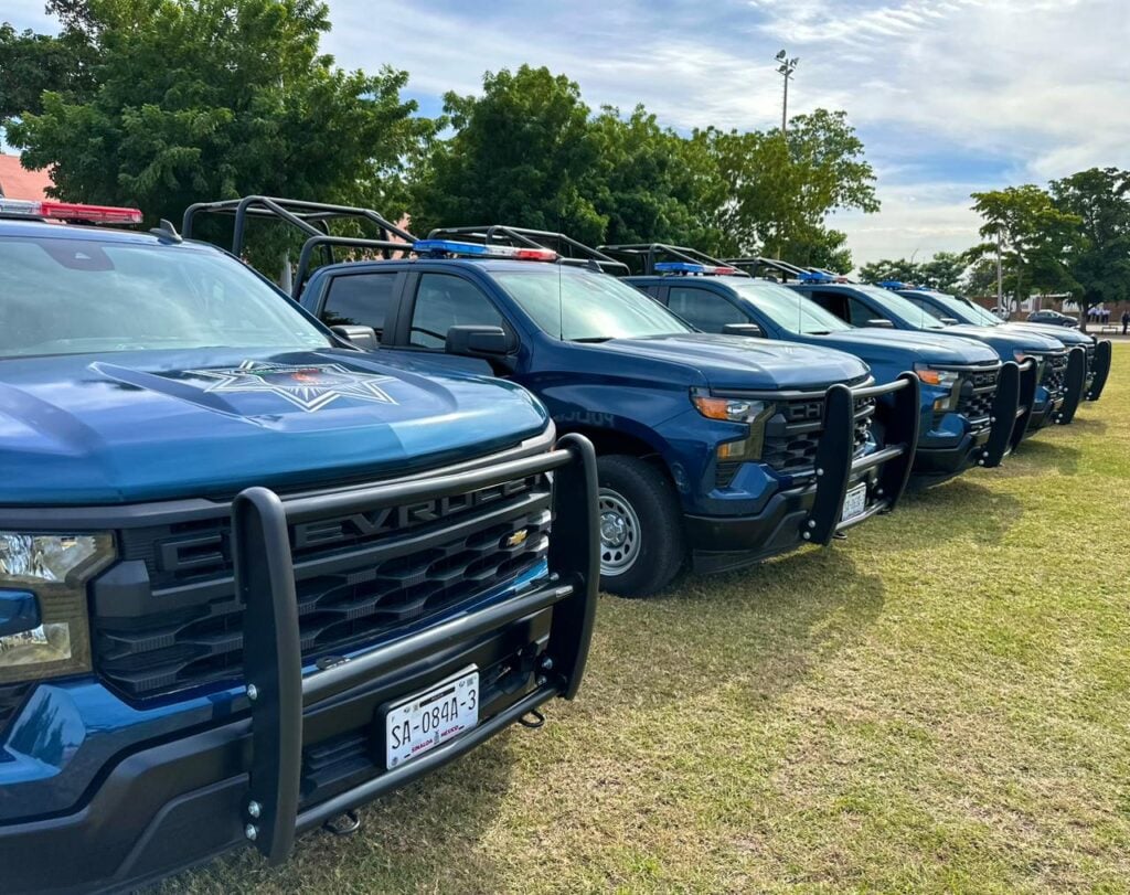 Entregan patrullas a la Policía Municipal de Mazatlán