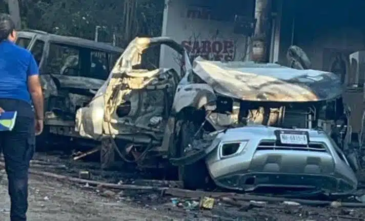 Explota camioneta con pirotecnia en Michoacán; hay dos mujeres fallecidas