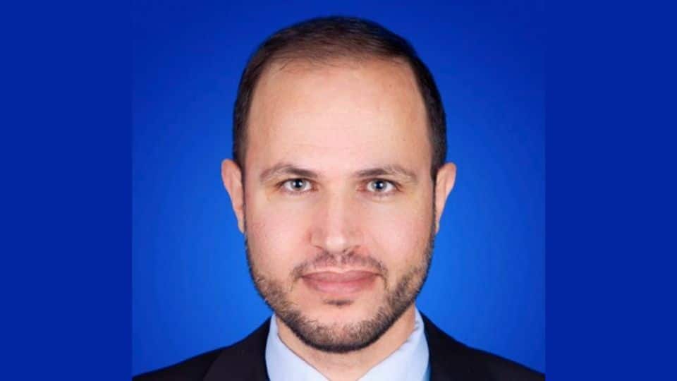Fallece poeta palestino en bombardeo israelí en Gaza