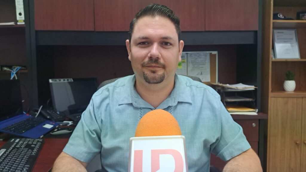 Héctor Daniel Brito Rojas, titular de la Delegación de Vialidad y Transporte en Mazatlán, en entrevits con Línea Directa