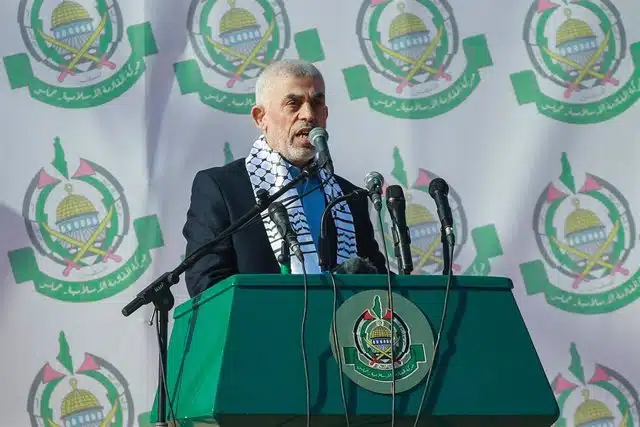 Israel destruye refugios del líder de Hamás en Gaza