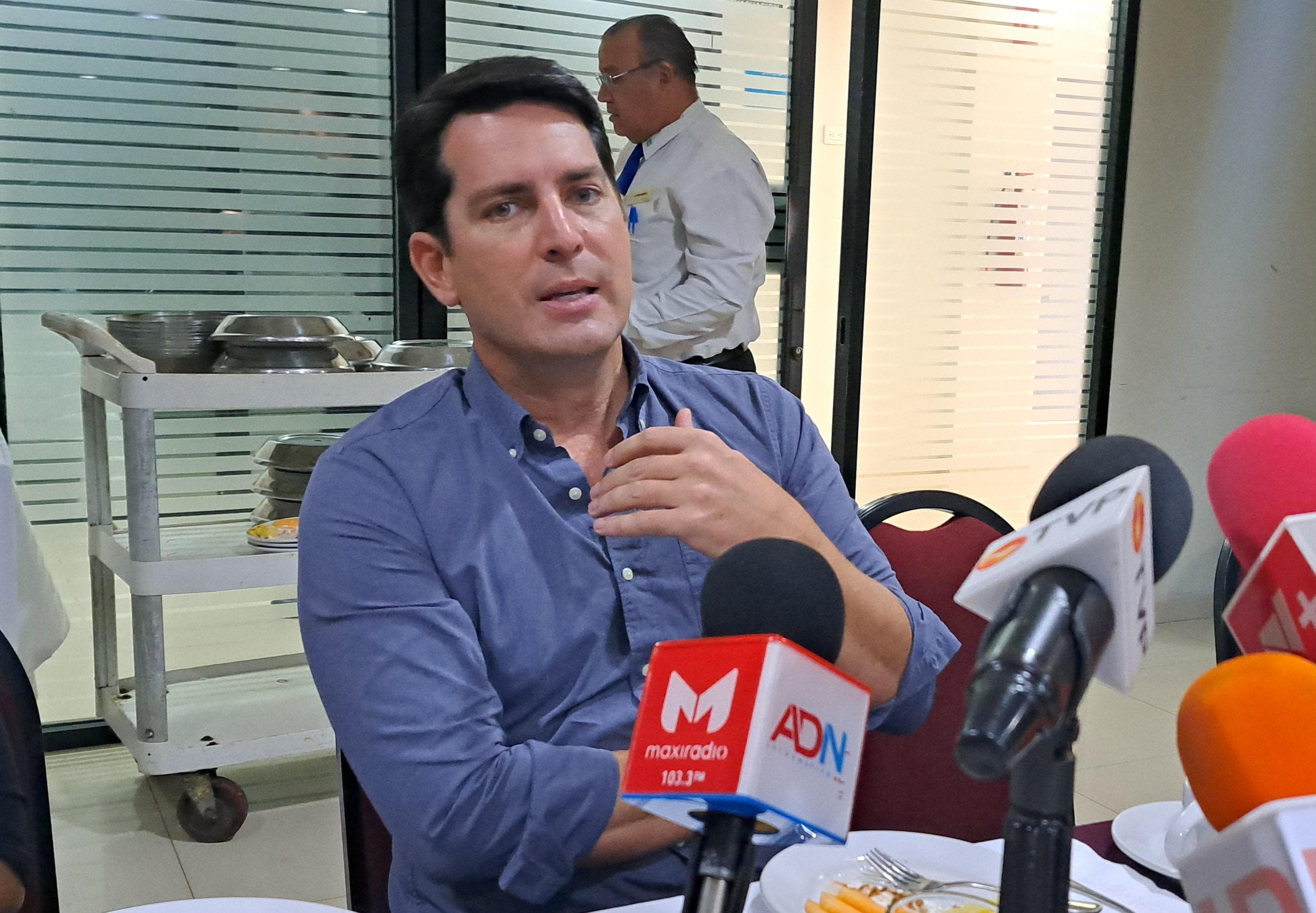 Javier Gaxiola Coppel, secretario de Economía, durante conferencia de prensa