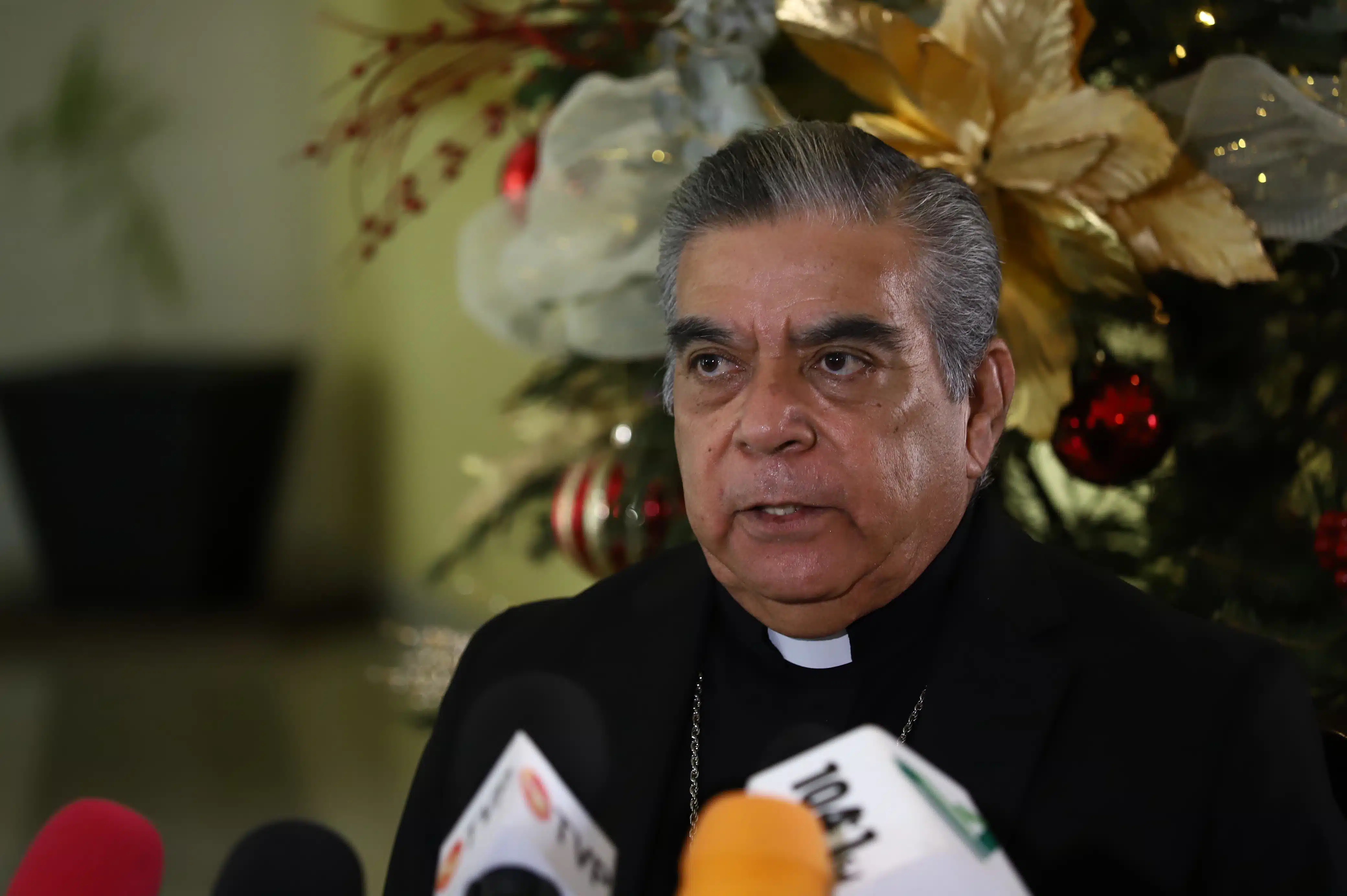 Obispo Jesús José Herrera Quiñónez, de la Diócesis de Culiacán, durante su mensaje especial por Navidad
