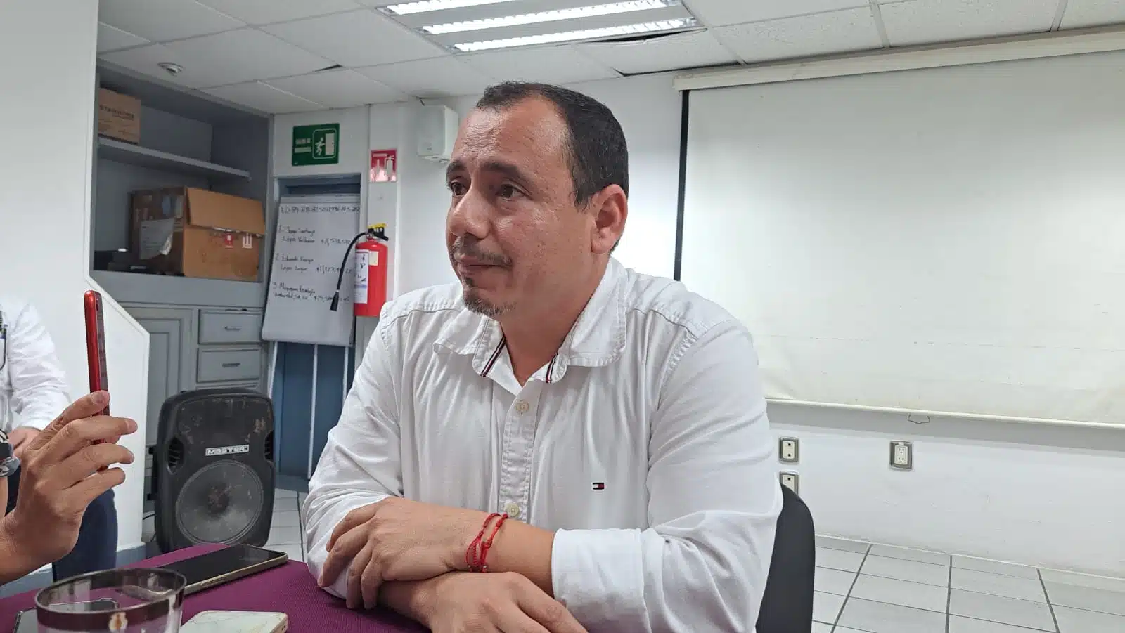 Jorge González Naranjo en entrevista con medios de comunicación en Mazatlán