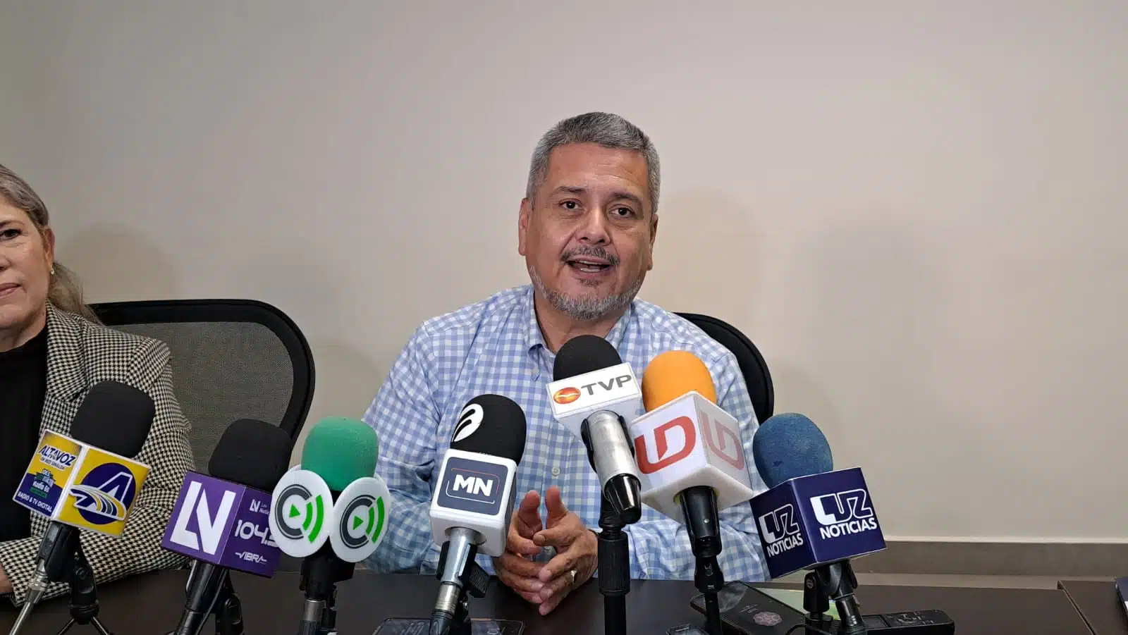 José de Jesús Ramos Ortiz, presidente de la Coparmex en Los Mochis, durante entrevista con medios