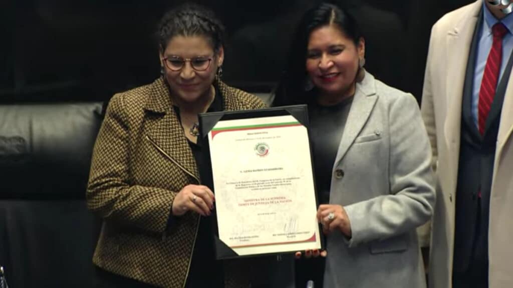 Lenia Batres rinde protesta como ministra de la SCJN