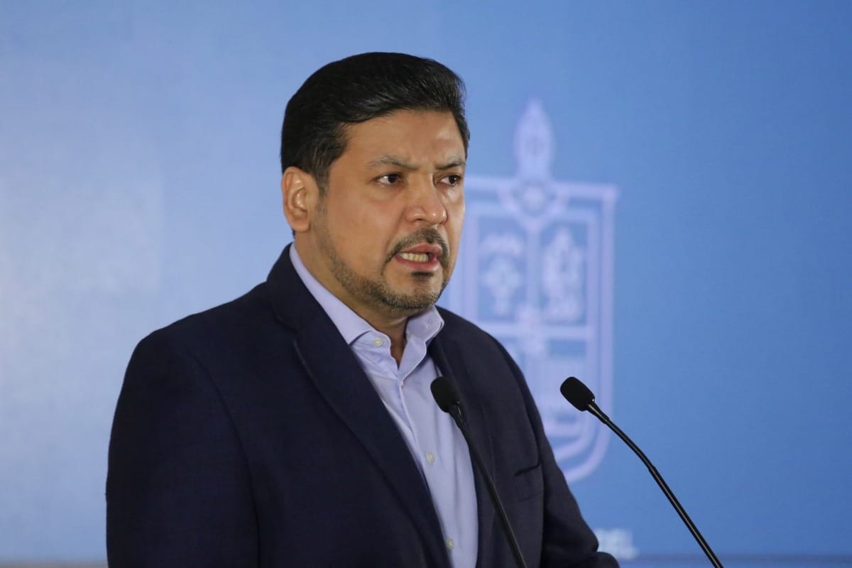 Revocan a Luis Enrique Orozco como gobernador interino de Nuevo León
