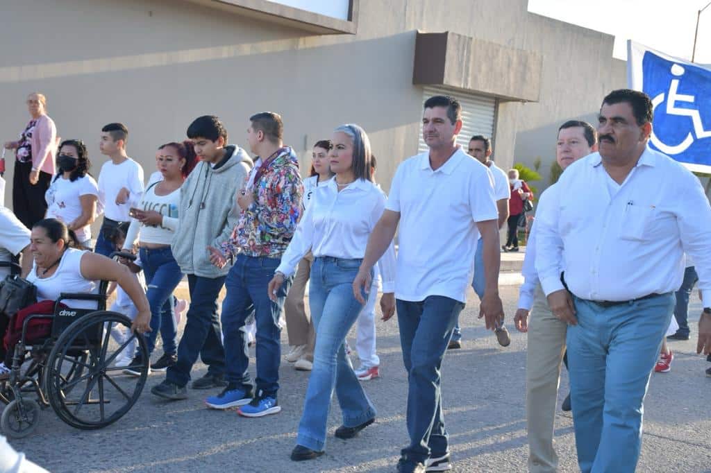 Centros de Atención Múltiple marchan por los derechos de las personas con discapacidad
