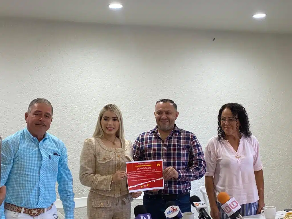 María José Lerma Sarabia se registró como aspirante del Partido del Trabajo a la alcaldía de Mazatlán